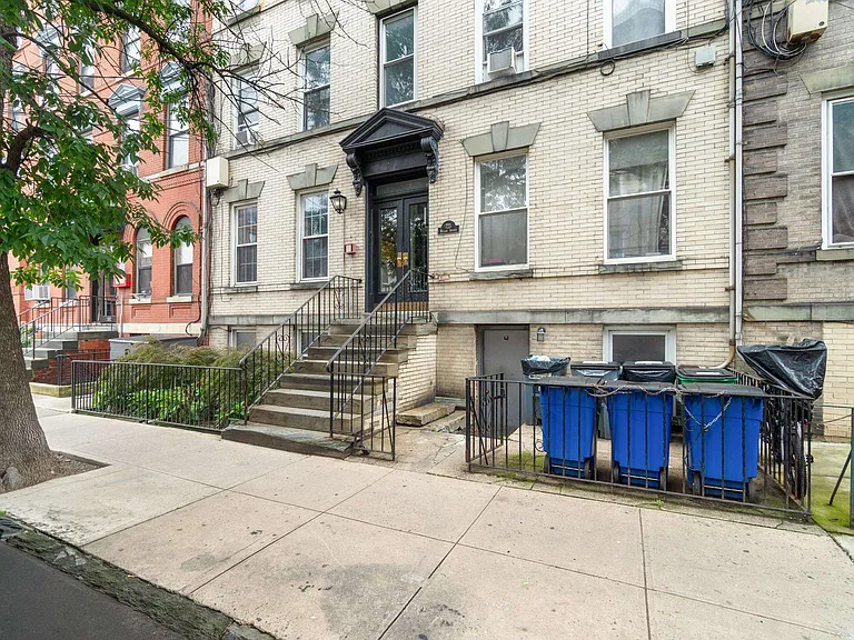 723 Willow Ave #1R — Photo 14