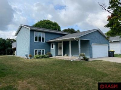 1683 Valley View Dr, North Mankato, MN, 56003