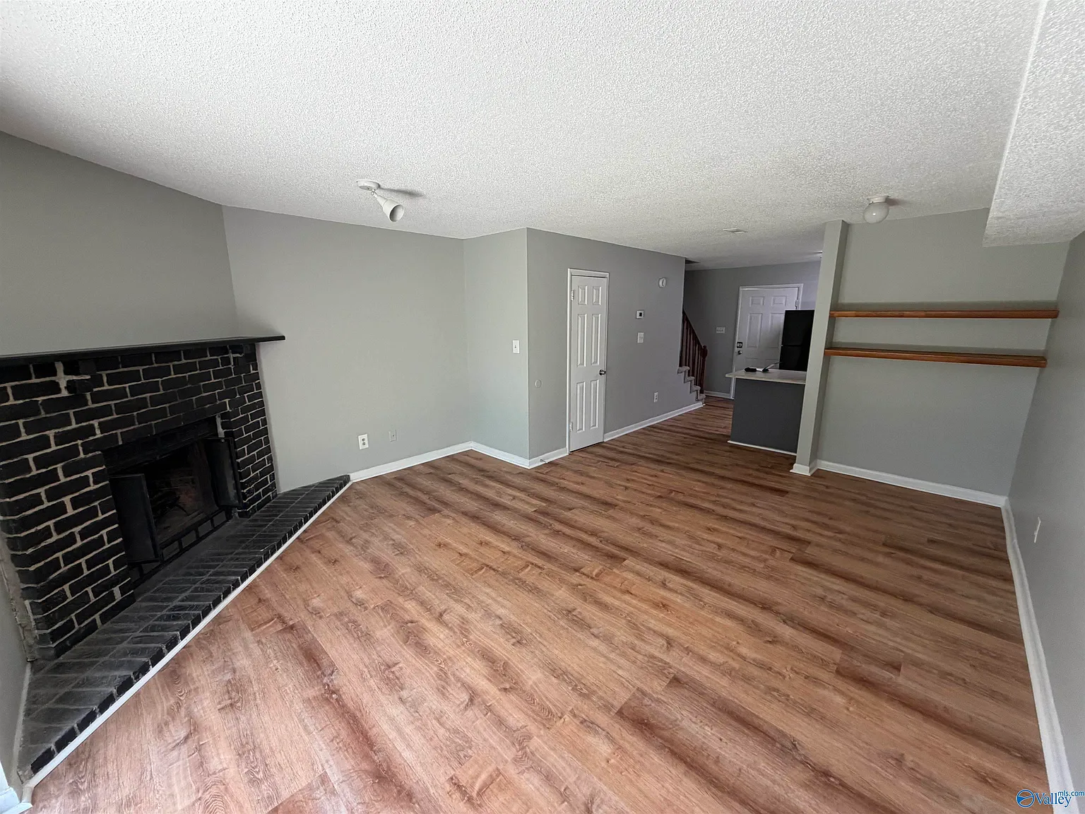 2 bed, 1.5 bath, 995 sqft, $875 — Photo 3
