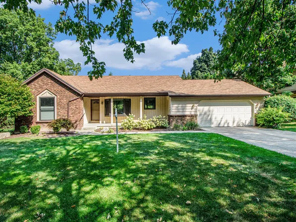 1740 Ridgemoor Dr SE, Grand Rapids, MI 49506