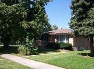 150 Rosemont Ave, Roselle, IL 60172