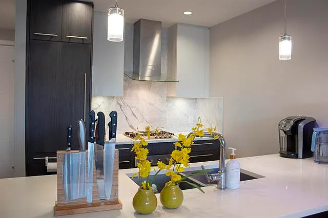 655 W 41st Ave #303 — Photo 4