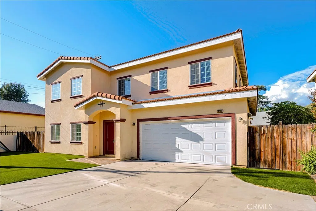 3 bed, 2045 sqft, $3,900 — Photo 2