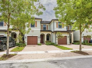 10425 W 32nd Ln, Hialeah, FL 33018