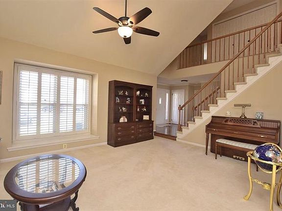 3rd image of 6141 Mountain Springs Ln