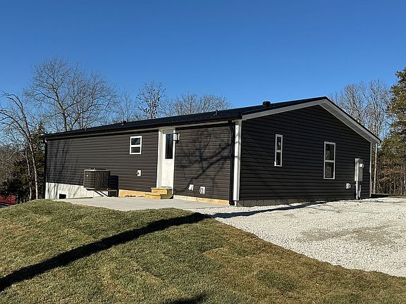 3rd image of 546 Moreland Dr