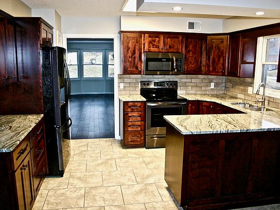 2nd image of 3029 Oak Valley Dr