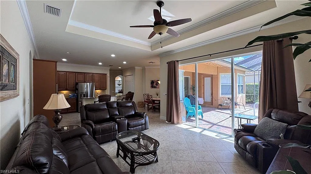 3 bed, 3.0 bath, 2454 sqft, $5,000 — Photo 4
