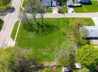 600 E Cedar St, Le Roy, IL 61752