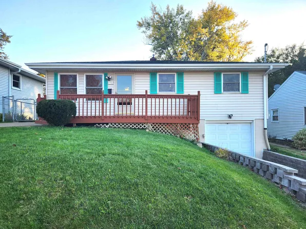 1956 Saint Joseph St, Dubuque, IA 52003