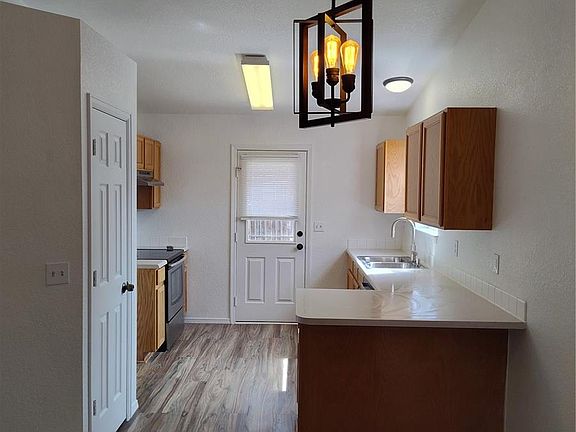 5th image of 304 Sunset Lane