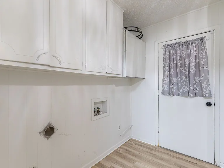 3409 High Meadows Dr — Photo 33