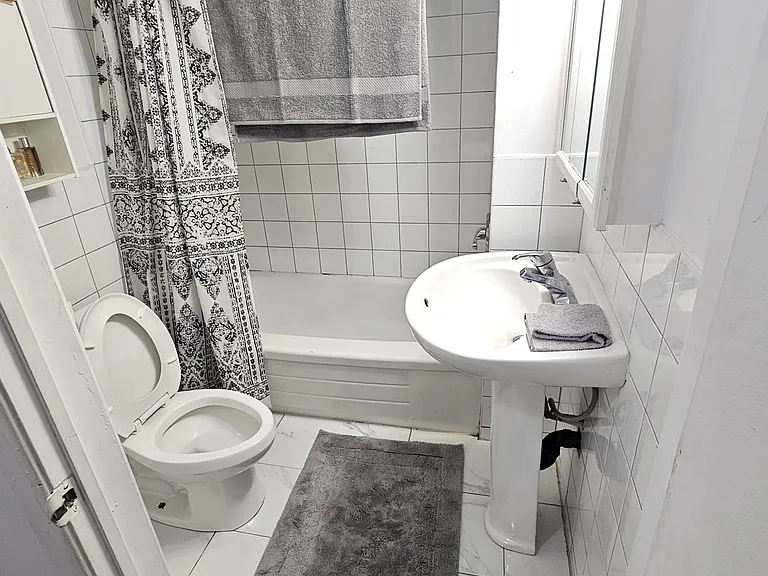 43 Blossom Ave W — Photo 8