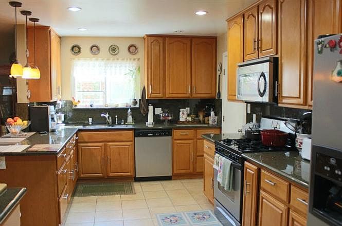 1st image of 1053 Paintbrush Dr