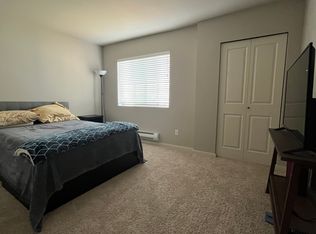 1052 SW 99th Pl #1, Seattle, WA 98106