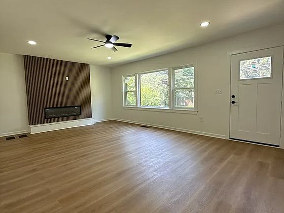 2nd image of 1680 Brewer Blvd SW