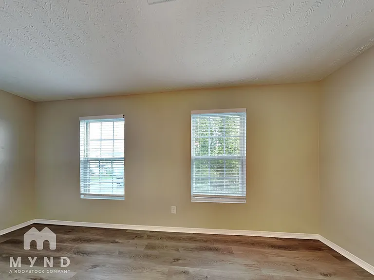 2838 Creekbend Dr — Photo 9