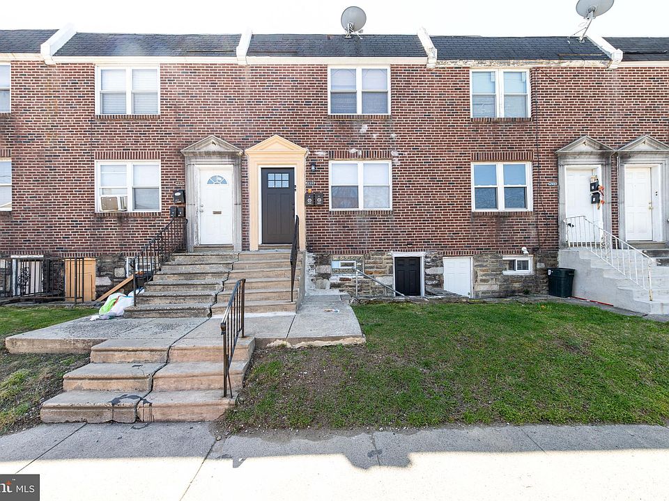 1st image of 210 E Albanus St