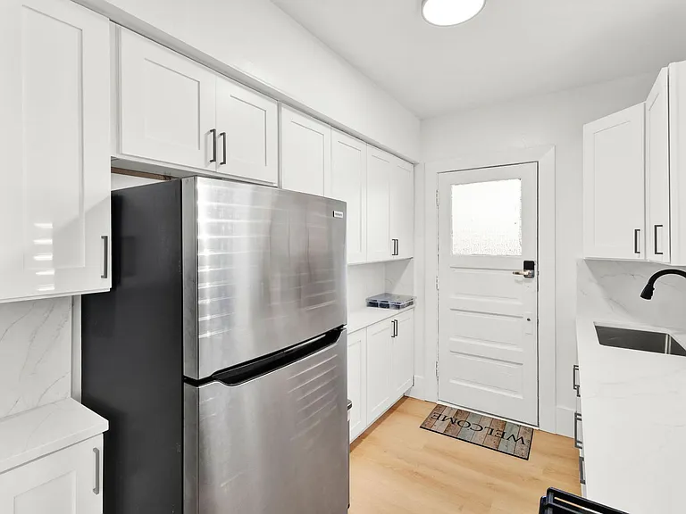 1032 Vaughn St — Photo 22