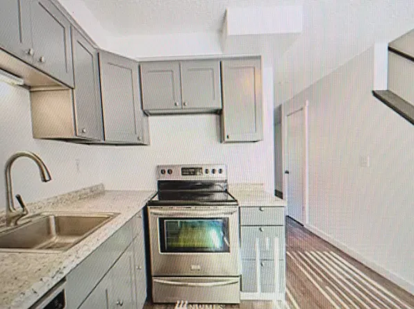 7116 196th St SW APT 1, Lynnwood, WA 98036