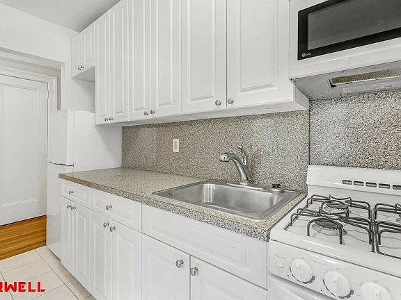 4th image of 353 E 53rd St APT 6E