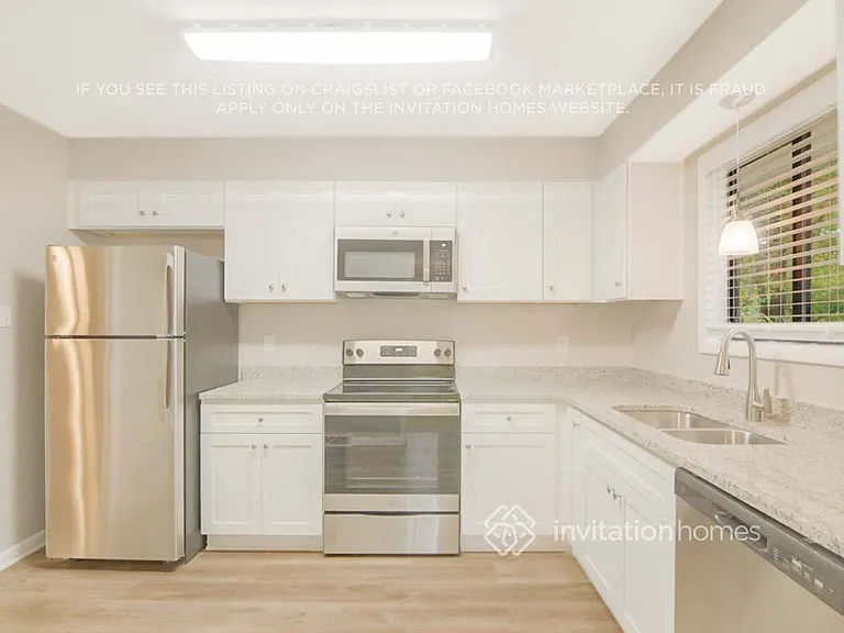 7812 Haymarket Ln — Photo 8
