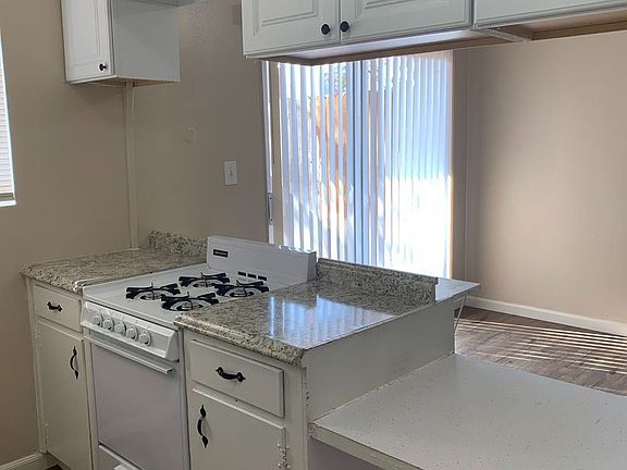 4th image of 1415 S Central St #10