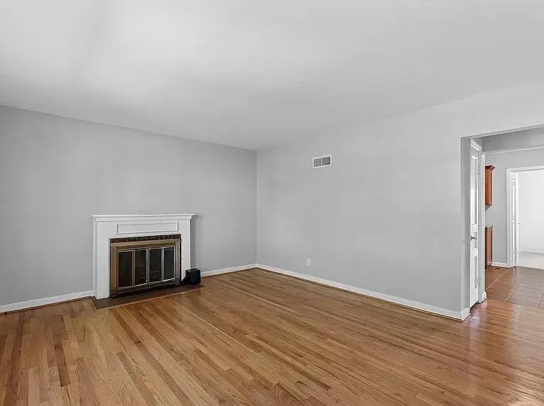 3 bed, 1.5 bath, 1756 sqft, $3,000 — Photo 3