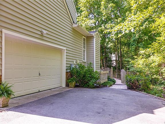 3rd image of 5101 Windy Hollow Ct
