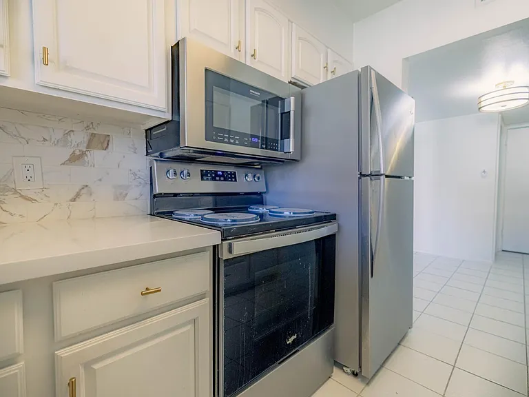 1650 N 87th Ter #27B — Photo 10