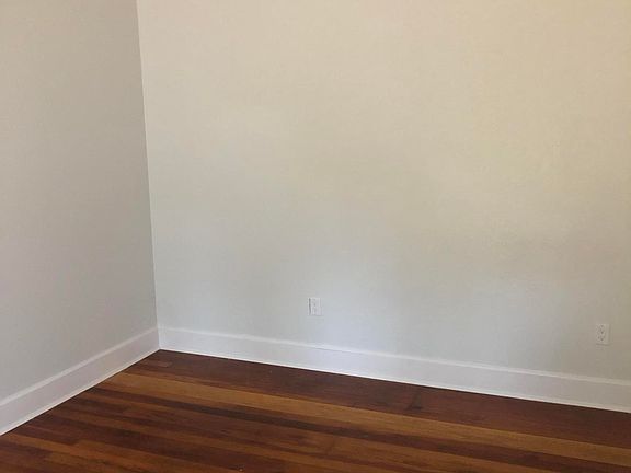 4th image of 904 Indian River Ave