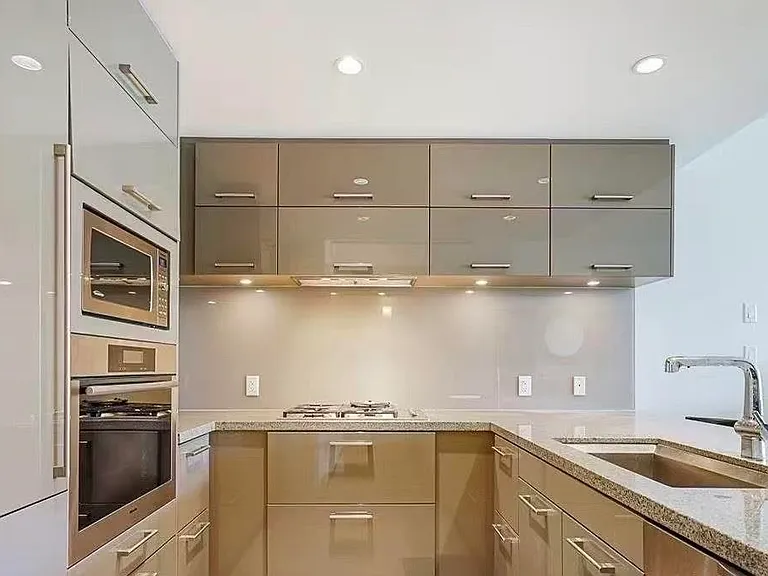 6093 Iona Dr — Photo 2