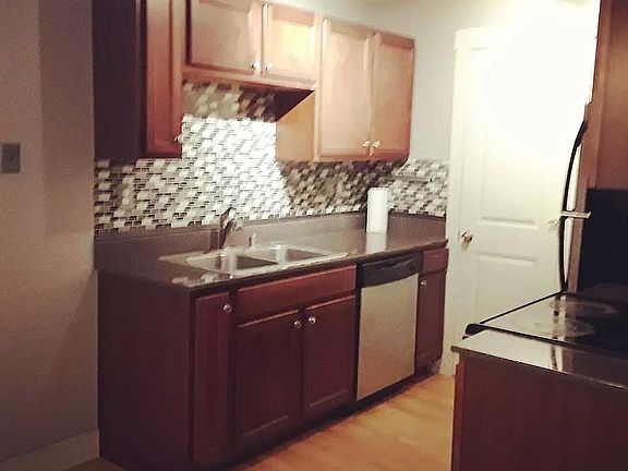 3rd image of 1111 N K St APT 201