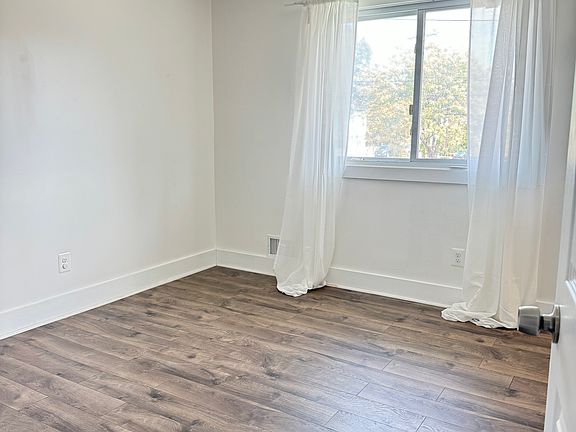 2nd Bedroom Upstairs