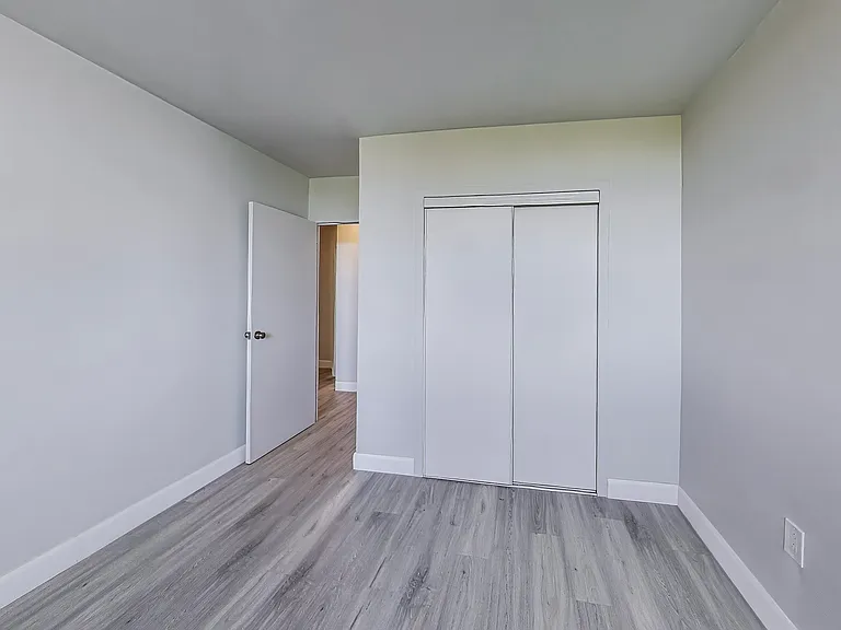65 Thorncliffe Park Dr #1404 — Photo 8