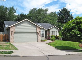 213 SW 18th St, Troutdale, OR 97060