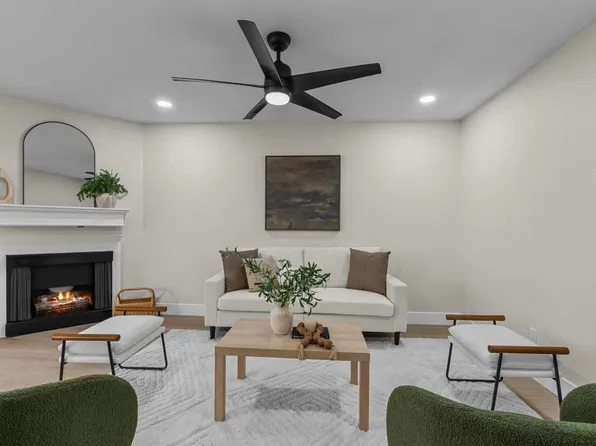 2408 Larkspur Ln APT 248, Sacramento, CA 95825