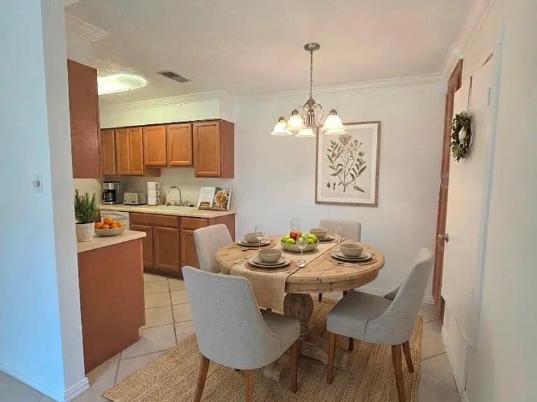 15208 Spring Hill Ln #B — Photo 6