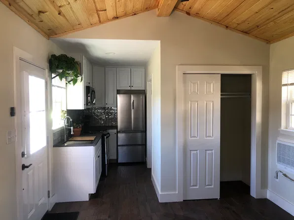 1802 Jonas Dr #E, Kerrville, TX 78028