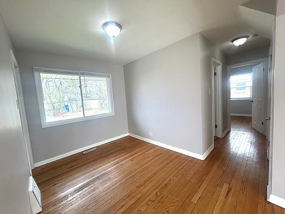 4th image of 2058 Downey Rd