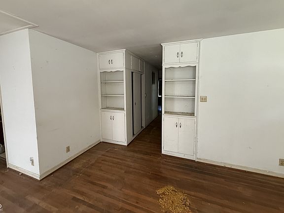 4th image of 3106 N Bolton Ave