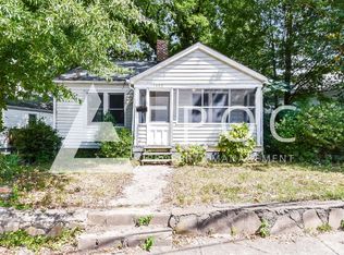 1423 Dellabrook Rd, Winston Salem, NC 27105