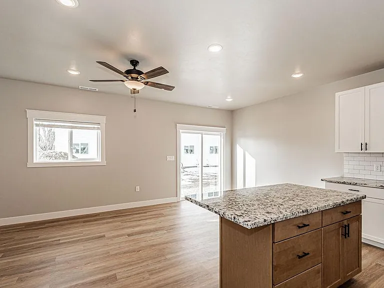 380 S 3 W #203 — Photo 45