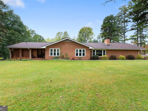 37 Ayers Creek Dr, Toccoa, GA 30577
