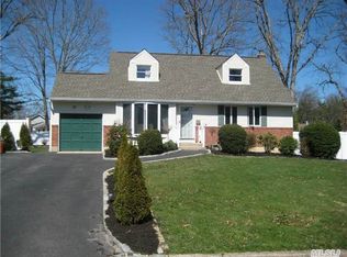 37 Crocus Ln, Commack, NY 11725