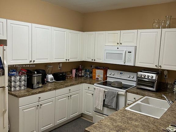 4th image of 1490 NE 33rd Ave Unit 109-13