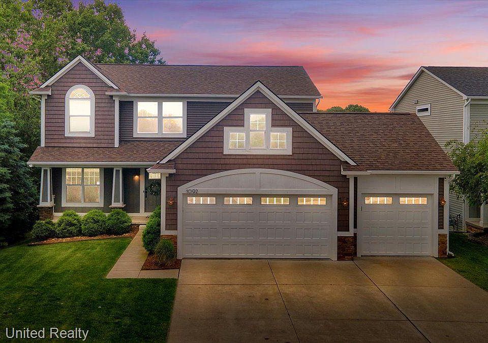 1st image of 1092 Riverstone Cir