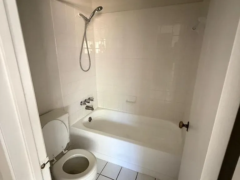 9405 Newberry Dr — Photo 16