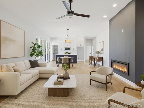 4th image of 316 W 11th St