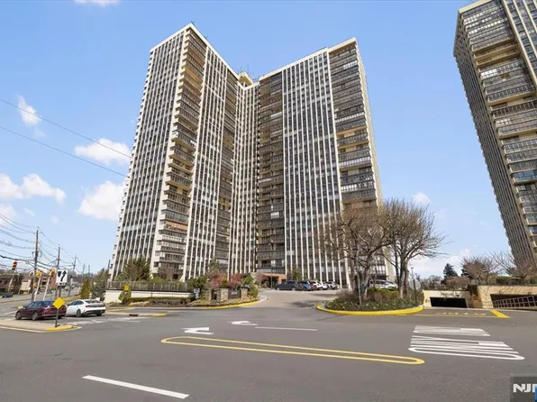 300 Winston Dr #L1, Cliffside Park, NJ 07010